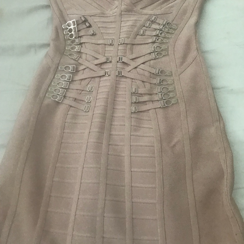 Dress - Picture 4 of 7